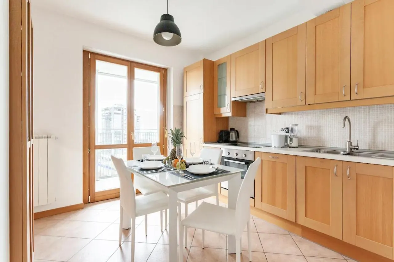 Apartment Lussuoso Attico Con Garage Gratis Vicino Al Duomo E Allo Ieo Milan Italy