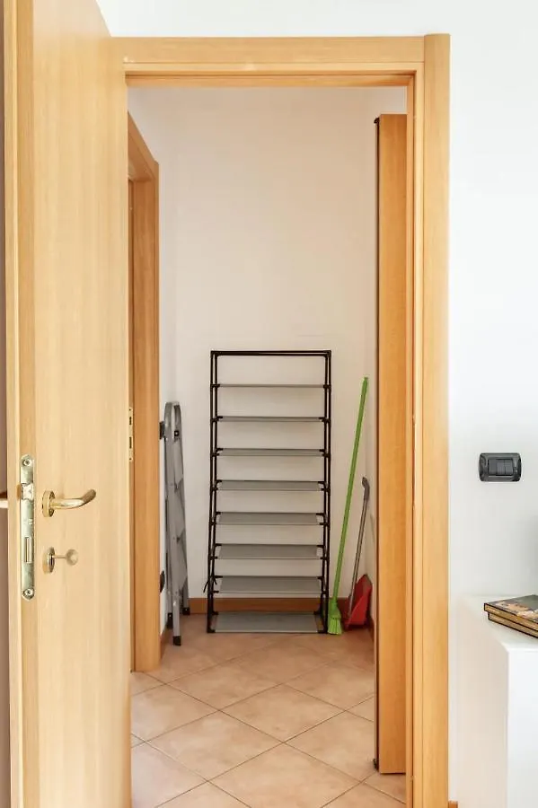 Lussuoso Attico Con Garage Gratis Vicino Al Duomo E Allo Ieo Milan Italy